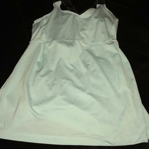 Lot of 2 Champion work out tops - Picture 2 of 6